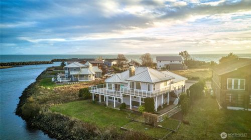 1648 Harbor Seal Dr, Point Roberts, WA, 98281-8611 | Card Image