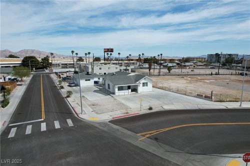330 N 9th St, Las Vegas, NV, 89101-3033 | Card Image