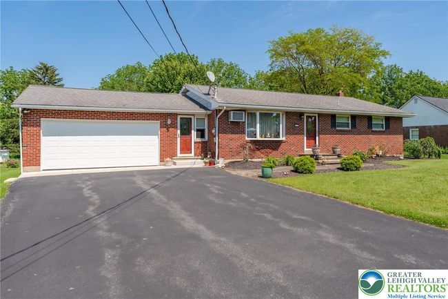 3324 Golf Course Rd, House other with 3 bedrooms, 2 bathrooms and null parking in Allentown PA | Image 5