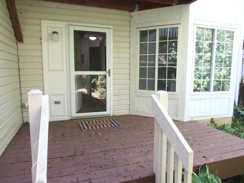 255 W Treehouse Ln, Round Lake, IL, 60073-3591 | Card Image