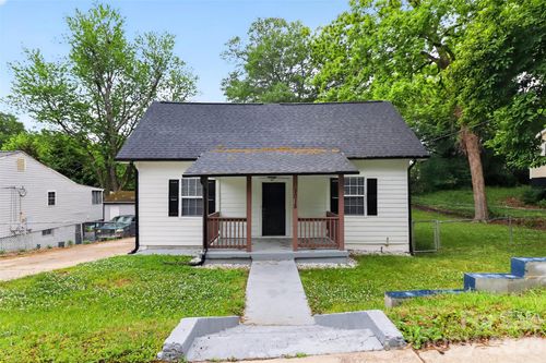 1015 W 4th Ave, Gastonia, NC, 28052-3914 | Card Image