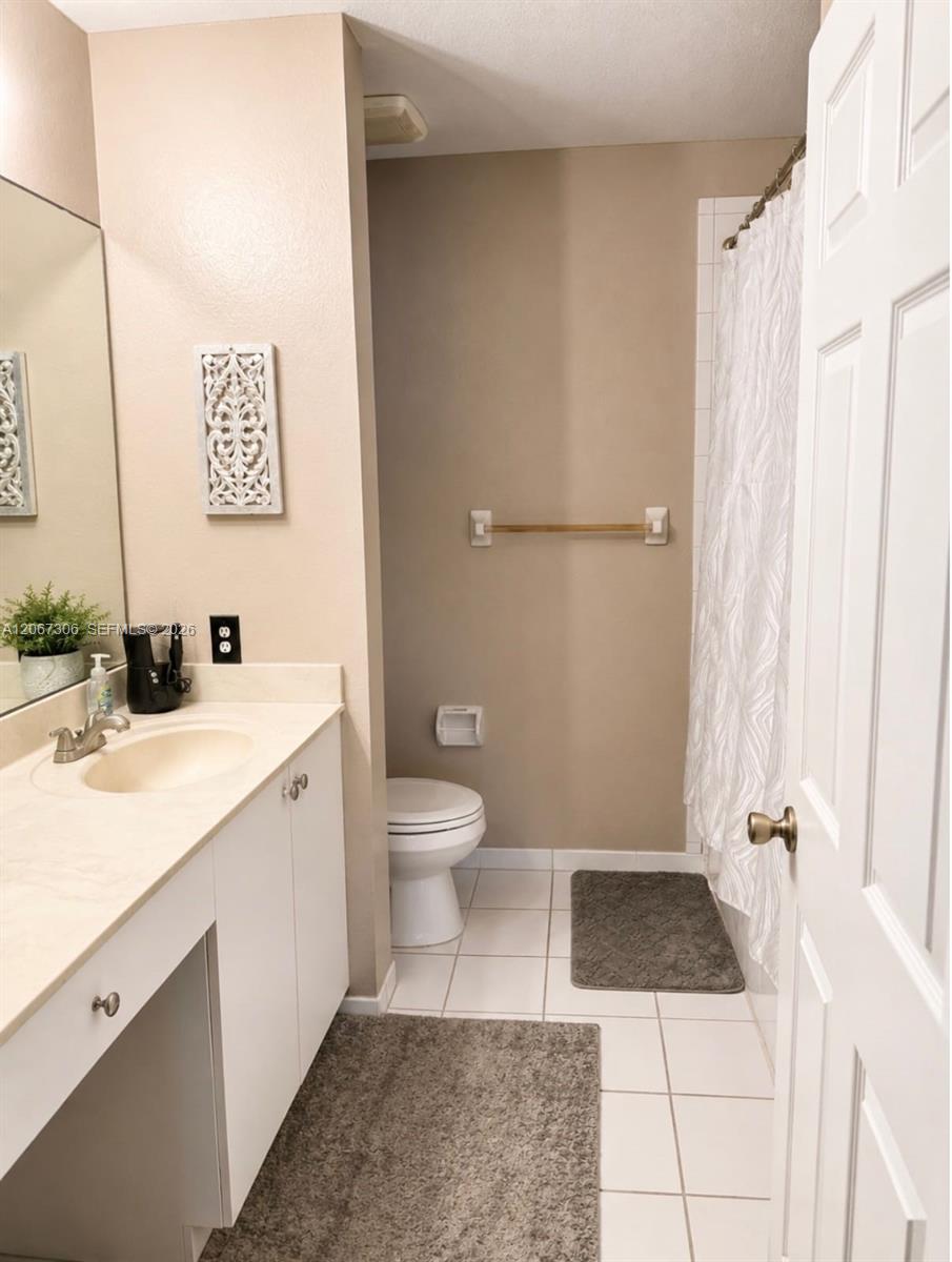 Residential Lease in Miami Gardens 4