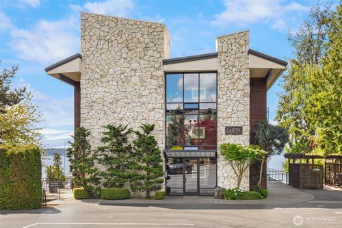 208-6201 Lake Washington Blvd, Kirkland, WA, 98033-3540 | Card Image
