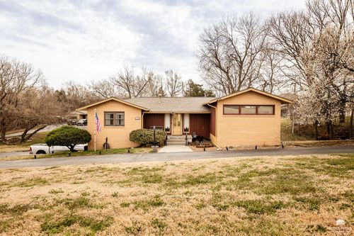 1545 Mcfarland Rd, Junction City, KS, 66441-3309 | Card Image