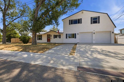 3005 Desmet Dr, Casper, WY, 82604-3045 | Card Image