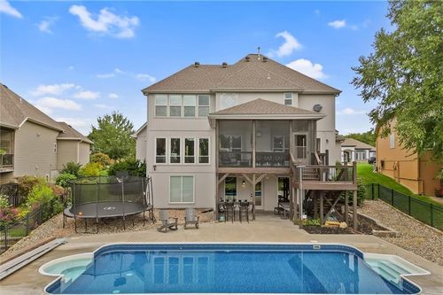 607 Indian Trail Ct, Smithville, MO, 64089-9405 | Card Image