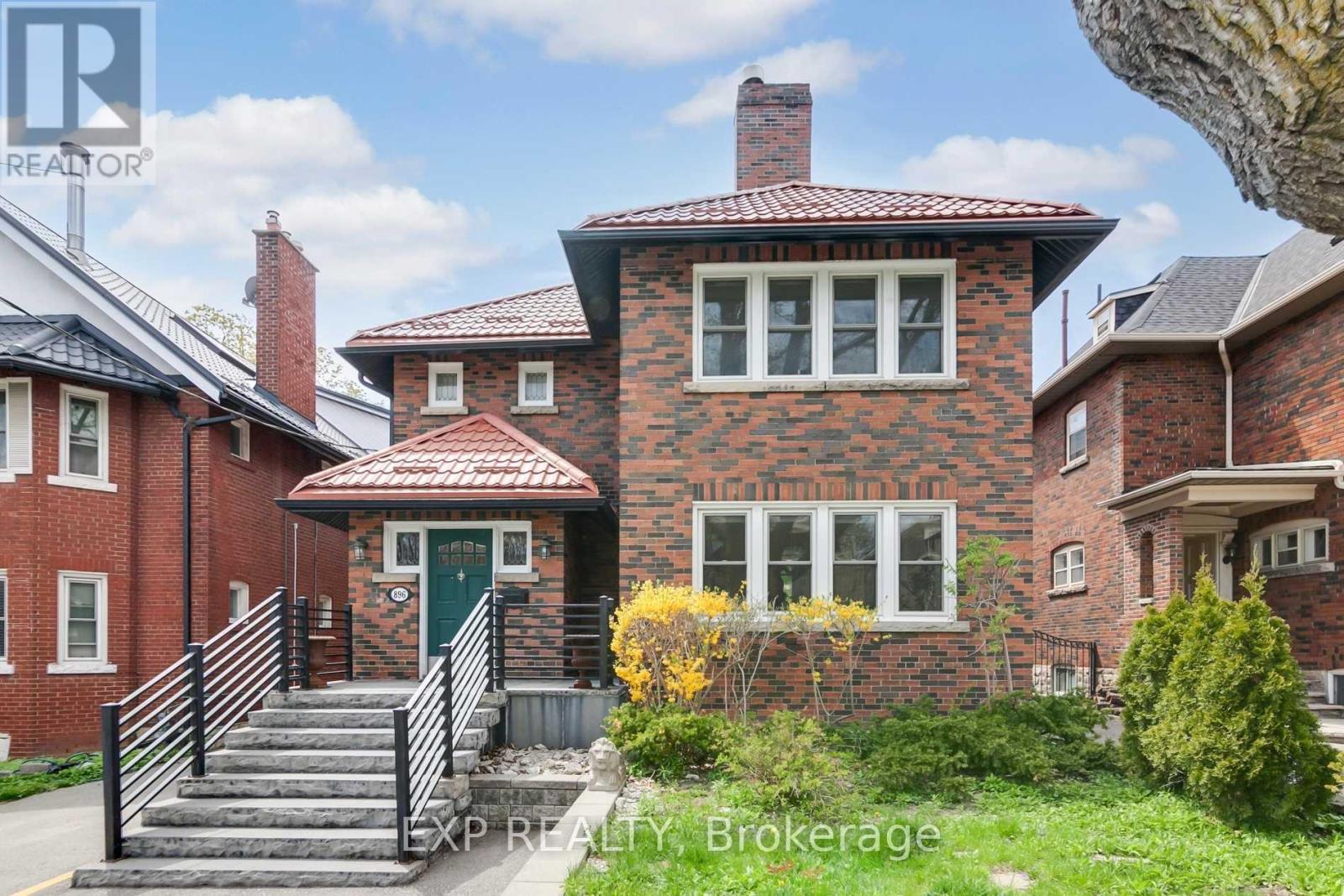 Residential Lease in Toronto (Yonge-Eglinton)