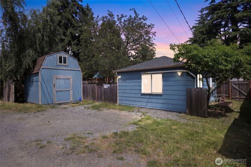 b-9745 Evanston Ave N, Seattle, WA, 98103-3133 | Card Image
