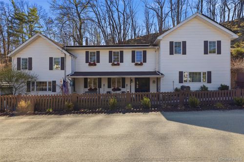 24 Mountain Rd, Cornwall On Hudson, NY, 12520-1708 | Card Image