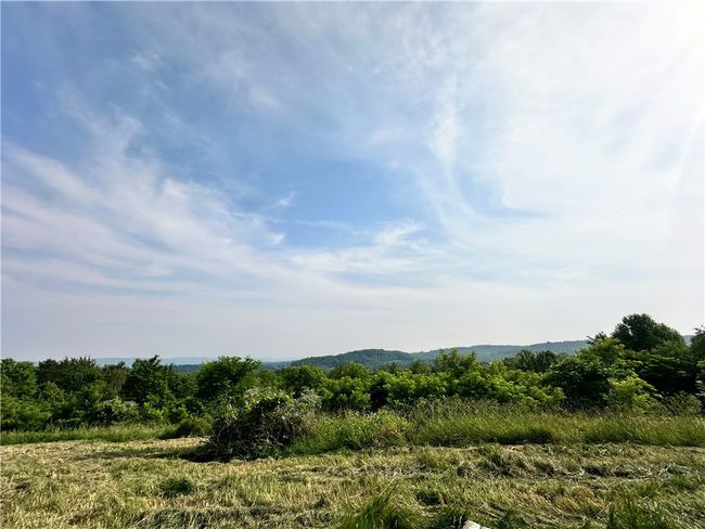 127 Pax View Hills Lane, House other with 4 bedrooms, 3 bathrooms and null parking in Unity Twp PA | Image 18