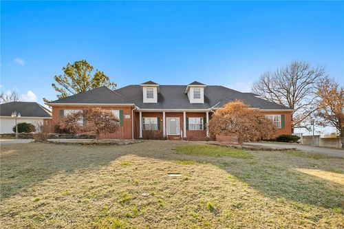 2712 W Linden St, Rogers, AR, 72758-1325 | Card Image