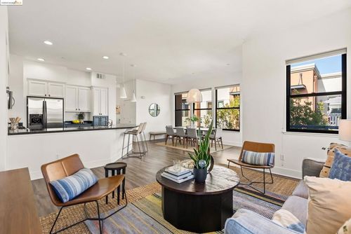 1143 66th St, Emeryville, CA, 94608 | Card Image