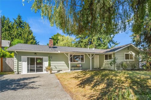 3511 205th Pl Sw, Lynnwood, WA, 98036-6824 | Card Image