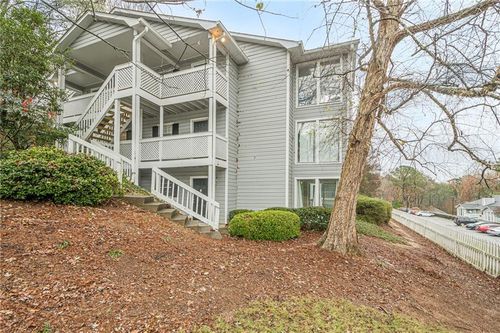 1106 Natchez Trce, Atlanta, GA, 30350-3022 | Card Image