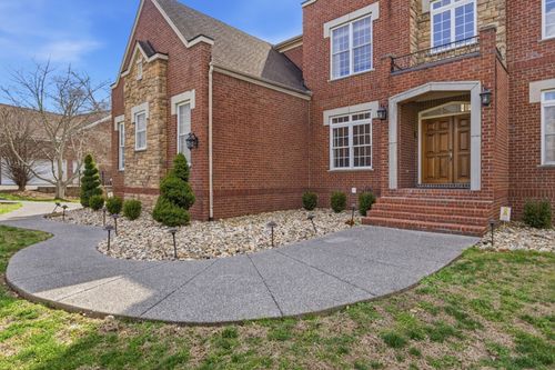 6876 Walnut Hills Dr, Brentwood, TN, 37027-7813 | Card Image