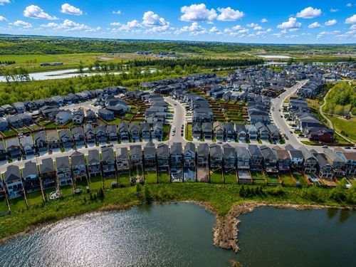 152 Cranbrook Gdns Se, Calgary, AB, T3M3K6 | Card Image