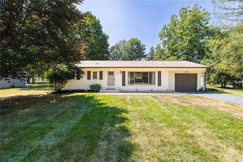 16 Crossfield Rd, Fairport, NY, 14450-2812 | Card Image