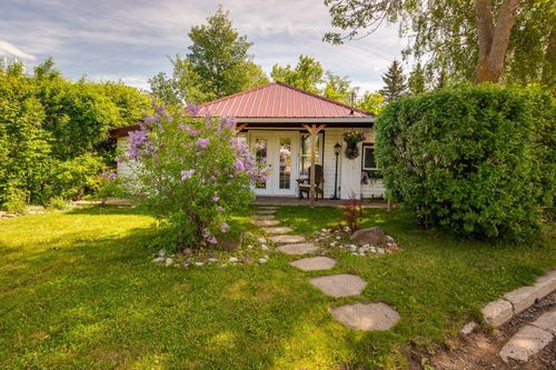 5043 51 St, Sylvan Lake, AB, T4S1E1 | Card Image