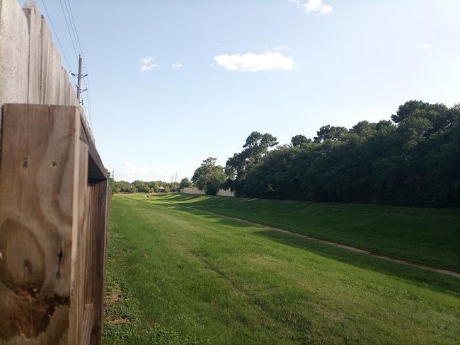 Have you always wanted a private back yard? No back neighbors for this beautiful home that backs up to a greenbelt! | Image 38
