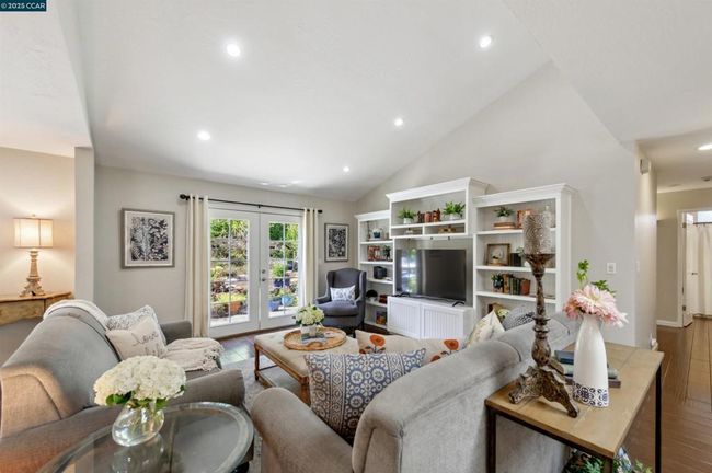 Family Room | Image 10