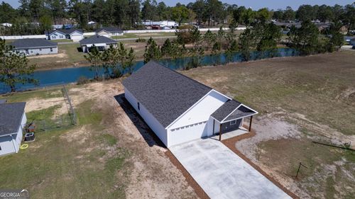 227 Twin Lakes Dr, Baxley, GA, 31513-9167 | Card Image