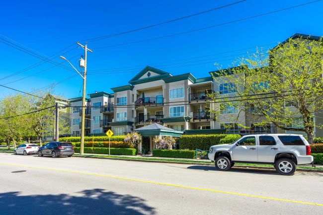 204 - 20727 Douglas Crescent, Condo with 2 bedrooms, 1 bathrooms and 1 parking in Langley BC | Image 1