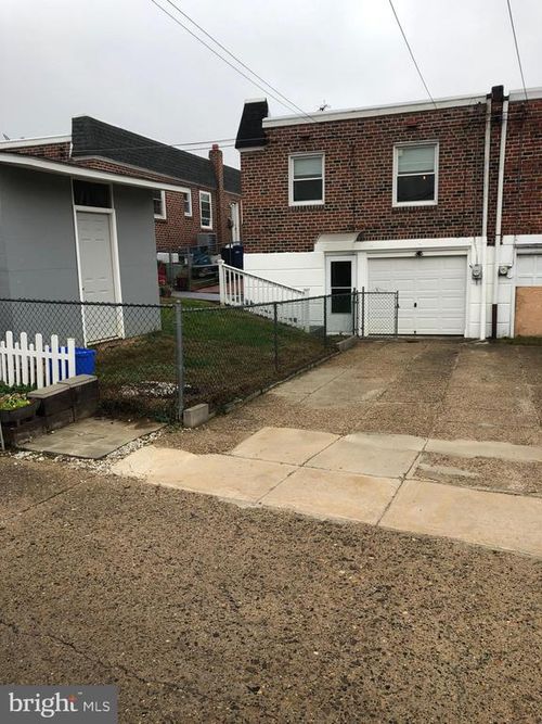 8550 Tolbut St, PHILADELPHIA, PA, 19152-1211 | Card Image