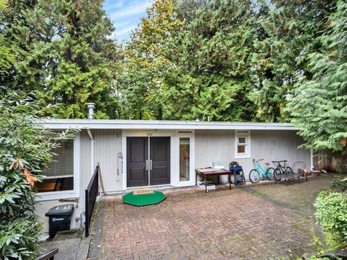 7565 Whelen Crt, Burnaby, BC, V5E1X4 | Card Image