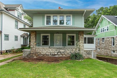 2843 Parkwood Blvd, Kansas City, KS, 66104-5242 | Card Image