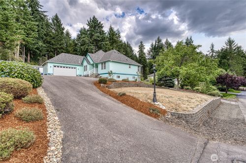 7876 Crystal Manor Ln Nw, Silverdale, WA, 98383-9390 | Card Image