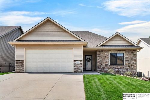 10619 Hillcrest Dr, La Vista, NE, 68128-6706 | Card Image