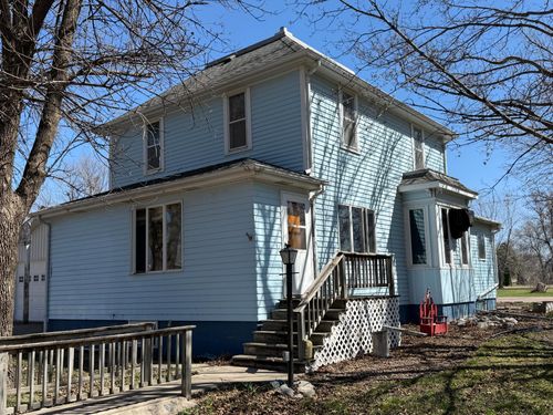 107 3rd Ave, Bellingham, MN, 56212-3300 | Card Image