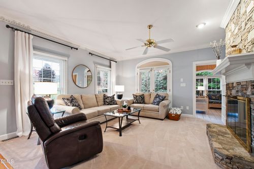 1220 Enchanted Oaks Dr, Raleigh, NC, 27606-9006 | Card Image