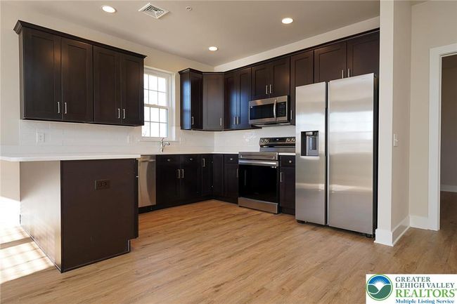 APT-201 - 1763 Madison Ave, Condo with 2 bedrooms, 2 bathrooms and null parking in BETHLEHEM PA | Image 5