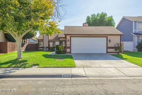 43716 San Francisco Ave, Lancaster, CA, 93535-5842 | Card Image