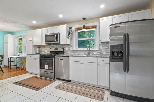 35 Snake Brook Rd, House other with 3 bedrooms, 2 bathrooms and 4 parking in Wayland MA | Image 9