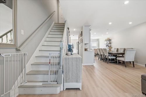 2933 Grand Ave, Baldwin, NY, 11510-4316 | Card Image