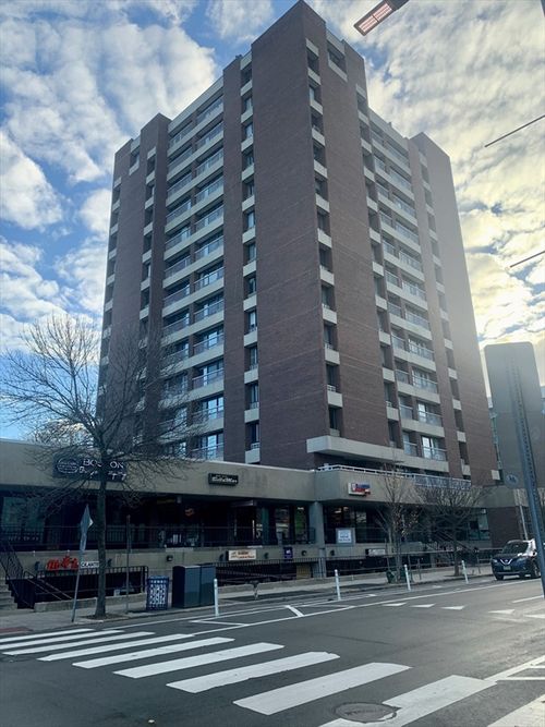 1c-1105 Massachusetts Ave, Cambridge, MA, 02138-5220 | Card Image