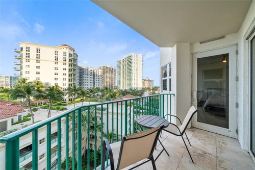 apt-816-19900 E Country Club Dr, Aventura, FL, 33180-3332 | Card Image