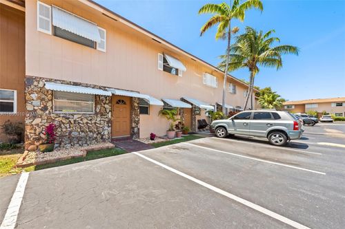 apt-214-450 Se 7th St, Dania Beach, FL, 33004-4453 | Card Image