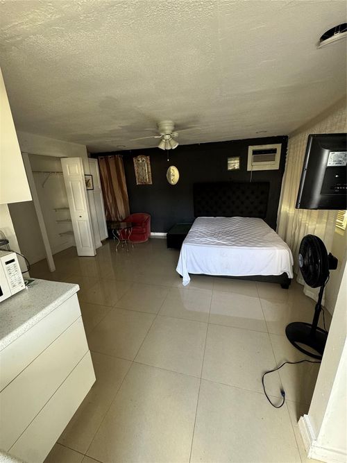 1111 N 25th Ave, Hollywood, FL, 33020-3405 | Card Image