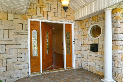 38 Wakefield Ave, Port Washington, NY, 11050-4443 | Card Image