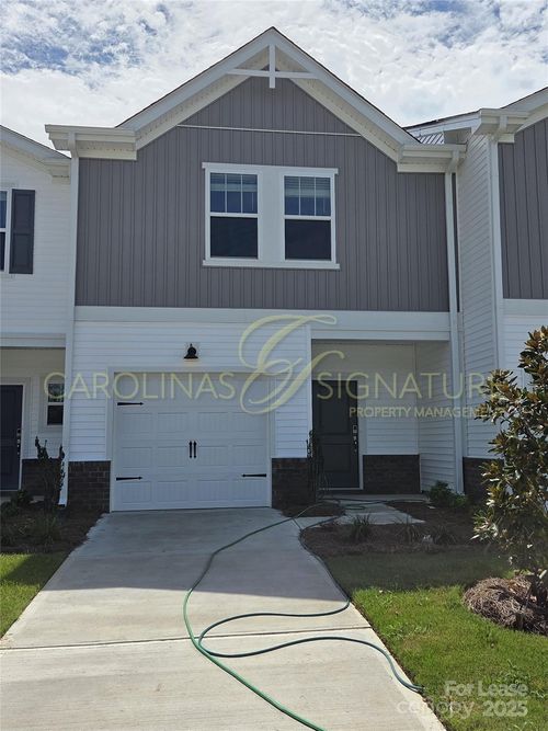 4163 Summit Woods Dr, Charlotte, NC, 28216-0390 | Card Image