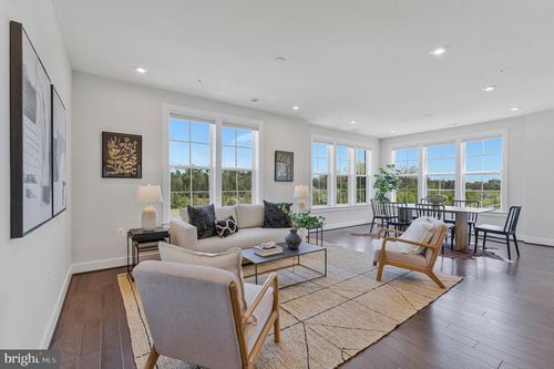 4-304-2320 Field Point Rd, HERNDON, VA, 20171-5430 | Card Image