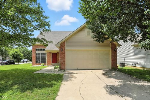8155 Chesterhill Way, Indianapolis, IN, 46239-7934 | Card Image