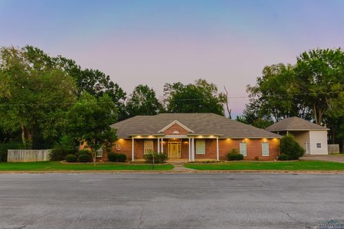 160 Hollybrook St, Gilmer, TX, 75644-3223 | Card Image