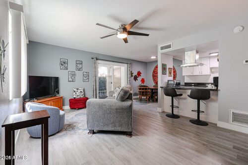1225 E Lawrence Ln, Phoenix, AZ, 85020-3031 | Card Image