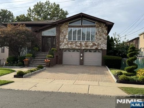 535 Hillside Ave, Palisades Park, NJ, 07650-1315 | Card Image