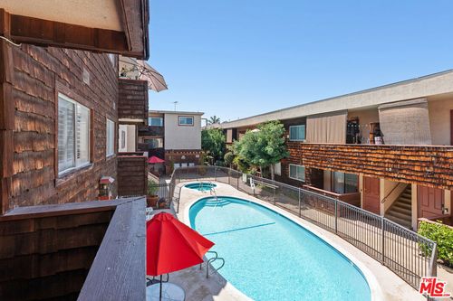 19-5414 Newcastle Ave, Encino, CA, 91316-2038 | Card Image