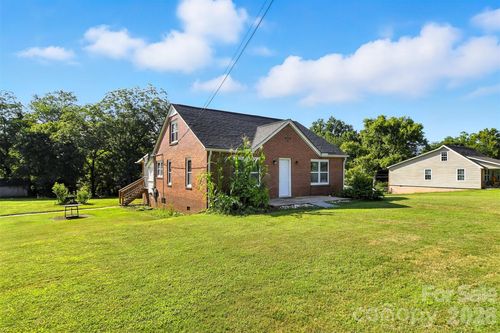 3544 6th Street Dr Nw, Hickory, NC, 28601-9042 | Card Image
